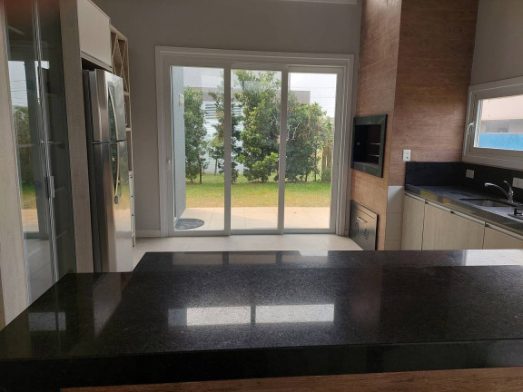 Imagem Casa com 4 Quartos à Venda, em Xangri-lá Imagem Casa com 4 Quartos à Venda, em Xangri-lá