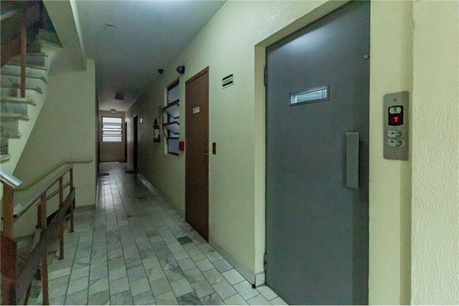 Imagem Imóvel com 3 Quartos à Venda, em Auxiliadora - Porto Alegre Imagem Imóvel com 3 Quartos à Venda, em Auxiliadora - Porto Alegre