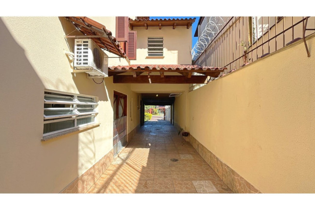 Imagem Casa com 3 Quartos à Venda, 229 m² em Ipanema - Porto Alegre Imagem Casa com 3 Quartos à Venda, 229 m² em Ipanema - Porto Alegre