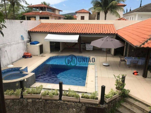 Casa com 4 Quartos à Venda, 361 m² em Camboinhas - Niterói