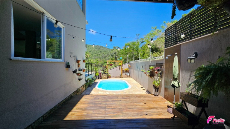 Imagem Casa com 3 Quartos à Venda, 178 m² em Córrego Grande - Florianópolis Imagem Casa com 3 Quartos à Venda, 178 m² em Córrego Grande - Florianópolis