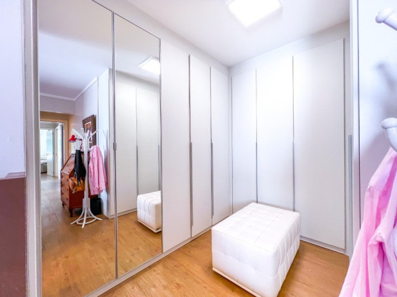 Imagem Imóvel com 3 Quartos à Venda, 170 m² em Petrópolis - Porto Alegre Imagem Imóvel com 3 Quartos à Venda, 170 m² em Petrópolis - Porto Alegre