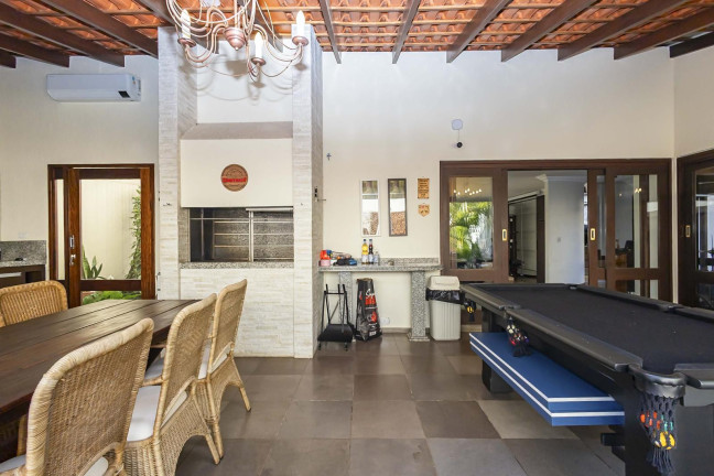 Imagem Casa com 4 Quartos à Venda, 343 m² em São Lourenço - Curitiba Imagem Casa com 4 Quartos à Venda, 343 m² em São Lourenço - Curitiba