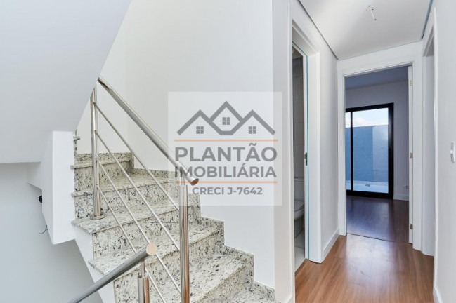 Sobrado com 3 Quartos à Venda, 173 m² em Abranches - Curitiba
