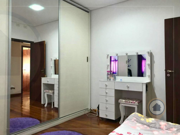 Imagem Casa com 3 Quartos à Venda, 250 m² em Vila Milton - Guarulhos Imagem Casa com 3 Quartos à Venda, 250 m² em Vila Milton - Guarulhos