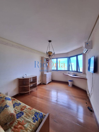 Imagem Apartamento com 4 Quartos à Venda, 215 m² em Barra Da Tijuca - Rio De Janeiro