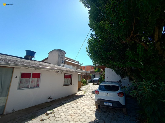 Imagem Casa com 3 Quartos à Venda, 392 m² em São João Do Rio Vermelho - Florianópolis Imagem Casa com 3 Quartos à Venda, 392 m² em São João Do Rio Vermelho - Florianópolis