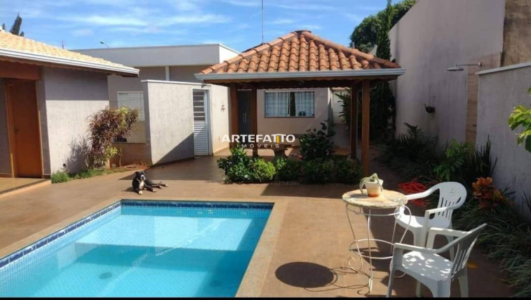 Imagem Casa com 3 Quartos à Venda, 450 m² Imagem Casa com 3 Quartos à Venda, 450 m²
