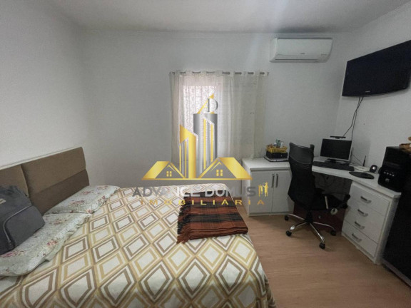 Imagem Casa de Vila com 2 Quartos à Venda, 215 m²
