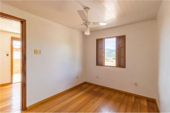 Imagem Casa com 5 Quartos à Venda, 150 m² em Partenon - Porto Alegre Imagem Casa com 5 Quartos à Venda, 150 m² em Partenon - Porto Alegre