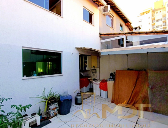 Imagem Imóvel com 3 Quartos à Venda, 90 m² em Heliópolis - Belo Horizonte Imagem Imóvel com 3 Quartos à Venda, 90 m² em Heliópolis - Belo Horizonte