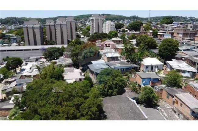 Imagem Imóvel com 3 Quartos à Venda, em Tristeza - Porto Alegre Imagem Imóvel com 3 Quartos à Venda, em Tristeza - Porto Alegre