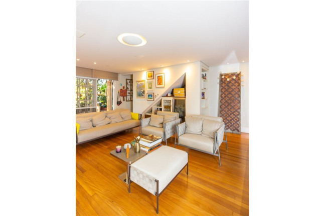 Imagem Casa com 3 Quartos à Venda, em Real Parque - São Paulo Imagem Casa com 3 Quartos à Venda, em Real Parque - São Paulo