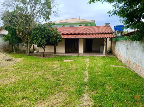 Casa com 2 Quartos à Venda, 82 m²