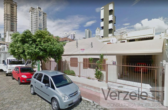 Casa com 8 Quartos à Venda, 290 m² em Centro - Balneário Camboriú