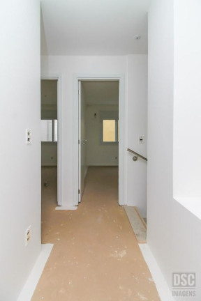 Imagem Casa com 3 Quartos à Venda, em Vila Nova - Porto Alegre Imagem Casa com 3 Quartos à Venda, em Vila Nova - Porto Alegre