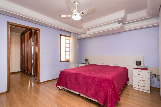 Imagem Casa com 5 Quartos à Venda, 381 m² em Jardim Lindóia - Porto Alegre Imagem Casa com 5 Quartos à Venda, 381 m² em Jardim Lindóia - Porto Alegre