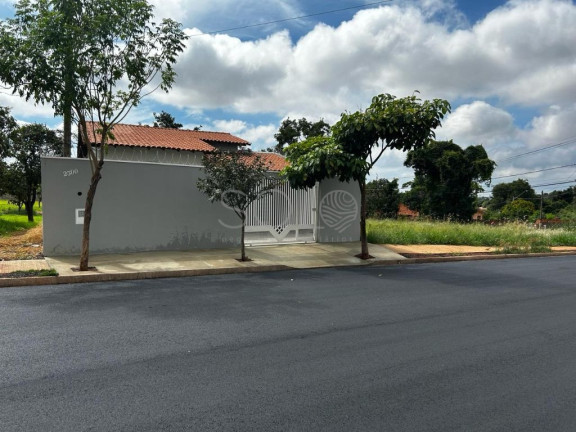 Imagem Casa com 3 Quartos à Venda, 80 m² em Cidade Jardim - Araraquara Imagem Casa com 3 Quartos à Venda, 80 m² em Cidade Jardim - Araraquara