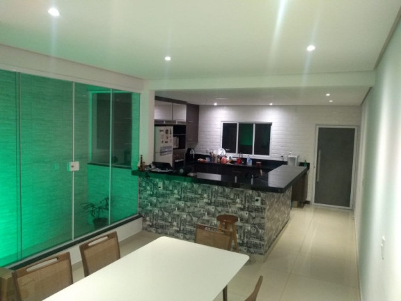 Sobrado com 3 Quartos à Venda, 320 m² em Jardim Santa Terezinha - São Paulo