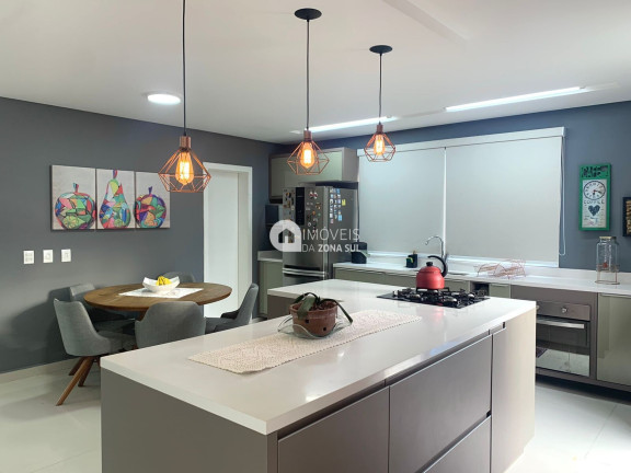 Imagem Casa com 3 Quartos à Venda, 200 m² Imagem Casa com 3 Quartos à Venda, 200 m²