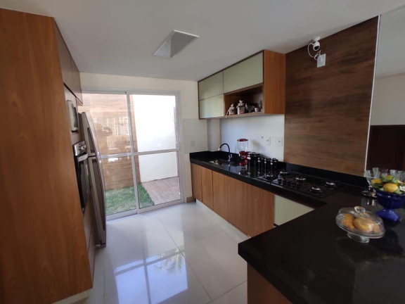 Imagem Imóvel com 
            	3             Quartos à Venda, 107 m² em 
            	Jardim Imperial             - 
            	Aparecida De Goiania            