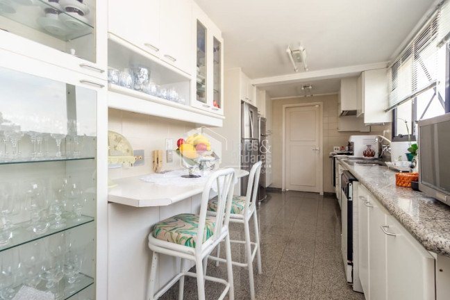 Imagem Apartamento com 4 Quartos à Venda, 198 m² em Moema - São Paulo Imagem Apartamento com 4 Quartos à Venda, 198 m² em Moema - São Paulo