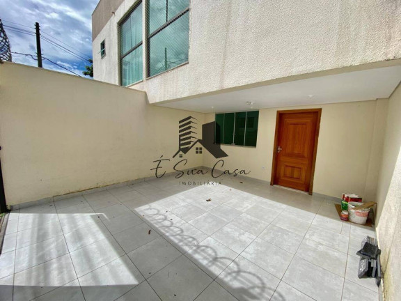 Casa com 3 Quartos à Venda, 180 m² em Cabral - Contagem