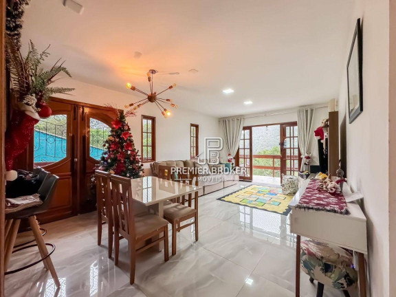 Imagem Casa com 3 Quartos à Venda, 200 m² em Albuquerque - Teresópolis Imagem Casa com 3 Quartos à Venda, 200 m² em Albuquerque - Teresópolis