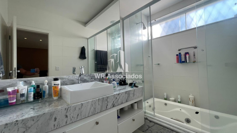 Imagem Casa com 3 Quartos à Venda, 340 m² Imagem Casa com 3 Quartos à Venda, 340 m²
