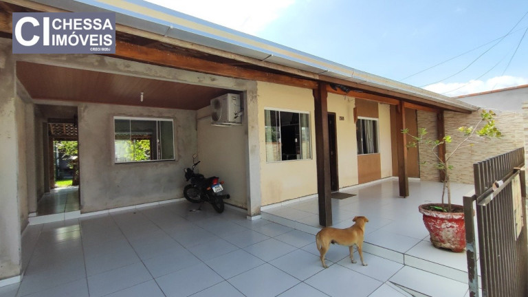 Imagem Casa com 2 Quartos à Venda, 200 m² em Espinheiros - Itajaí Imagem Casa com 2 Quartos à Venda, 200 m² em Espinheiros - Itajaí