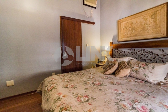 Imagem Imóvel com 4 Quartos à Venda, 199 m² em Boa Vista - Porto Alegre Imagem Imóvel com 4 Quartos à Venda, 199 m² em Boa Vista - Porto Alegre
