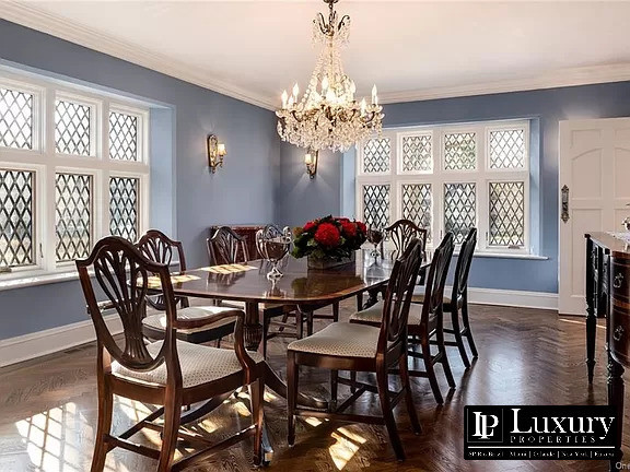 Imagem Casa com 5 Quartos à Venda, em Bronxville - New York City Imagem Casa com 5 Quartos à Venda, em Bronxville - New York City