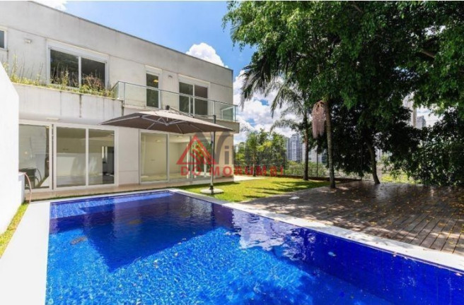 Sobrado com 4 Quartos à Venda, 540 m² em Campo Belo - São Paulo