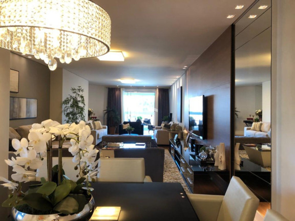 Imagem Apartamento com 4 Quartos à Venda, 240 m² em Atiradores - Joinville