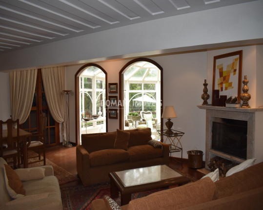 Imagem Casa com 4 Quartos à Venda, 740 m² em Região De Descansópolis - Campos Do Jordão Imagem Casa com 4 Quartos à Venda, 740 m² em Região De Descansópolis - Campos Do Jordão