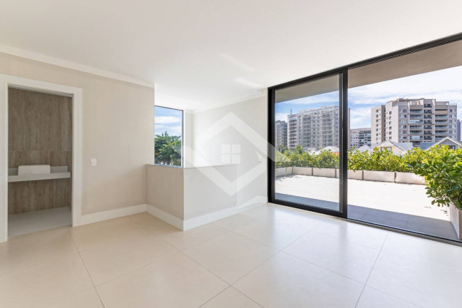 Imagem Casa com 4 Quartos à Venda, 280 m² em Barra Da Tijuca - Rio De Janeiro Imagem Casa com 4 Quartos à Venda, 280 m² em Barra Da Tijuca - Rio De Janeiro