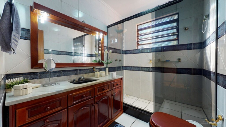 Imagem Imóvel com 3 Quartos à Venda, 250 m² em Cristal - Porto Alegre Imagem Imóvel com 3 Quartos à Venda, 250 m² em Cristal - Porto Alegre