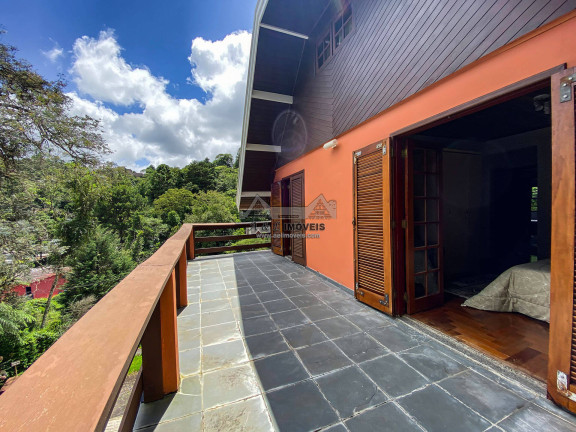 Imagem Casa com 6 Quartos à Venda, 300 m² em Alto Capivari - Campos Do Jordão Imagem Casa com 6 Quartos à Venda, 300 m² em Alto Capivari - Campos Do Jordão