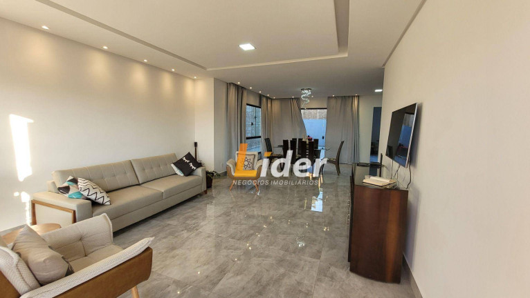 Imagem Casa com 4 Quartos à Venda, 300 m² em Nova Gramado - Juiz De Fora
