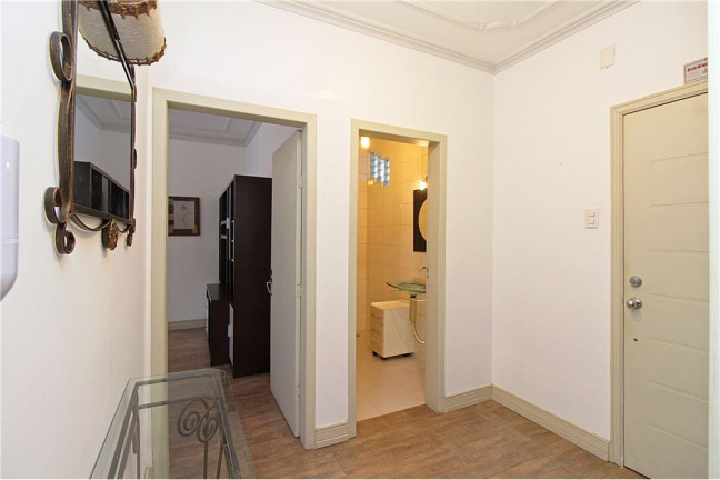 Imagem Imóvel com 3 Quartos à Venda, em Rio Branco - Porto Alegre Imagem Imóvel com 3 Quartos à Venda, em Rio Branco - Porto Alegre