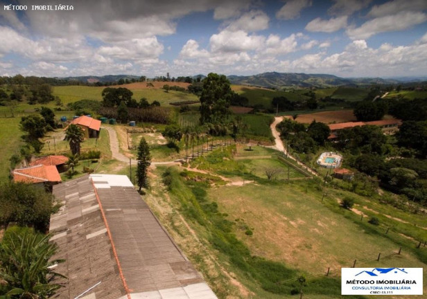 Imagem Chácara com 4 Quartos à Venda, 200 m² em Rural - Pinhalzinho Imagem Chácara com 4 Quartos à Venda, 200 m² em Rural - Pinhalzinho
