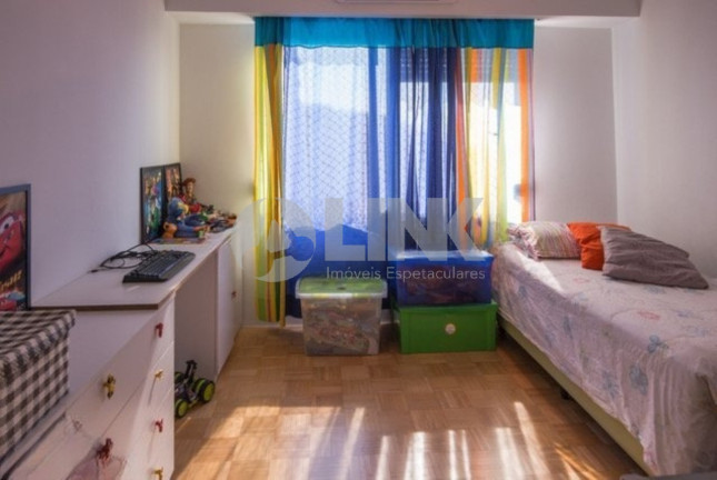 Imagem Apartamento com 3 Quartos à Venda, 166 m² em Moinhos De Vento - Porto Alegre Imagem Apartamento com 3 Quartos à Venda, 166 m² em Moinhos De Vento - Porto Alegre