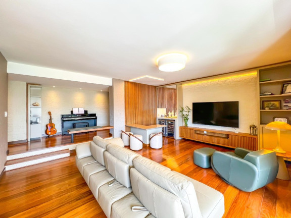 Imagem Apartamento com 3 Quartos à Venda, 195 m² em Auxiliadora - Porto Alegre Imagem Apartamento com 3 Quartos à Venda, 195 m² em Auxiliadora - Porto Alegre