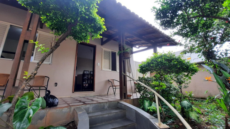 Imagem Casa com 3 Quartos à Venda, 236 m² em Barreiro - Belo Horizonte Imagem Casa com 3 Quartos à Venda, 236 m² em Barreiro - Belo Horizonte