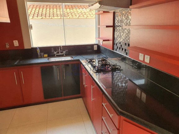 Imagem Casa com 3 Quartos à Venda, 425 m² em Condomínio Flamboyant - Pirassununga Imagem Casa com 3 Quartos à Venda, 425 m² em Condomínio Flamboyant - Pirassununga
