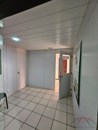 Imagem Galpão à Venda, 1.121 m² em Bom Retiro - Joinville