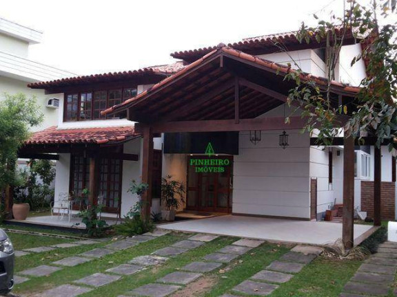 Casa com 3 Quartos à Venda, 300 m² em Piratininga - Niterói