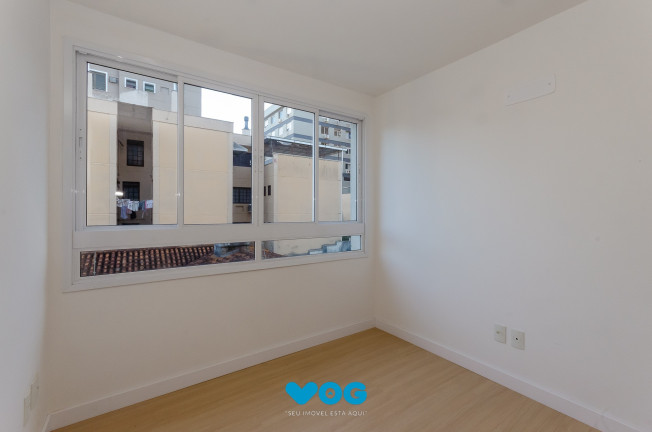 Imagem Imóvel com 3 Quartos à Venda, 65 m² em Petrópolis - Porto Alegre