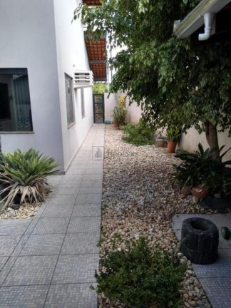 Imagem Casa com 5 Quartos à Venda, 376 m² em Centro - Camboriú
