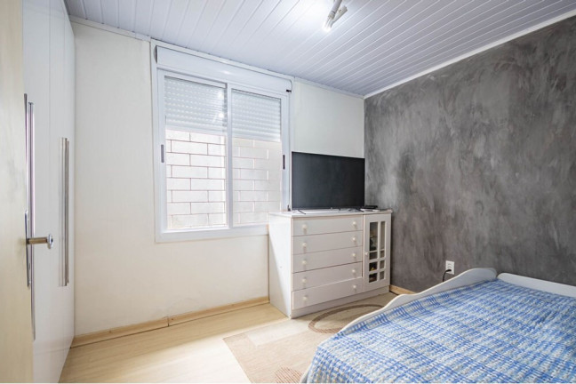 Imagem Casa com 3 Quartos à Venda, em Jardim Leopoldina - Porto Alegre Imagem Casa com 3 Quartos à Venda, em Jardim Leopoldina - Porto Alegre